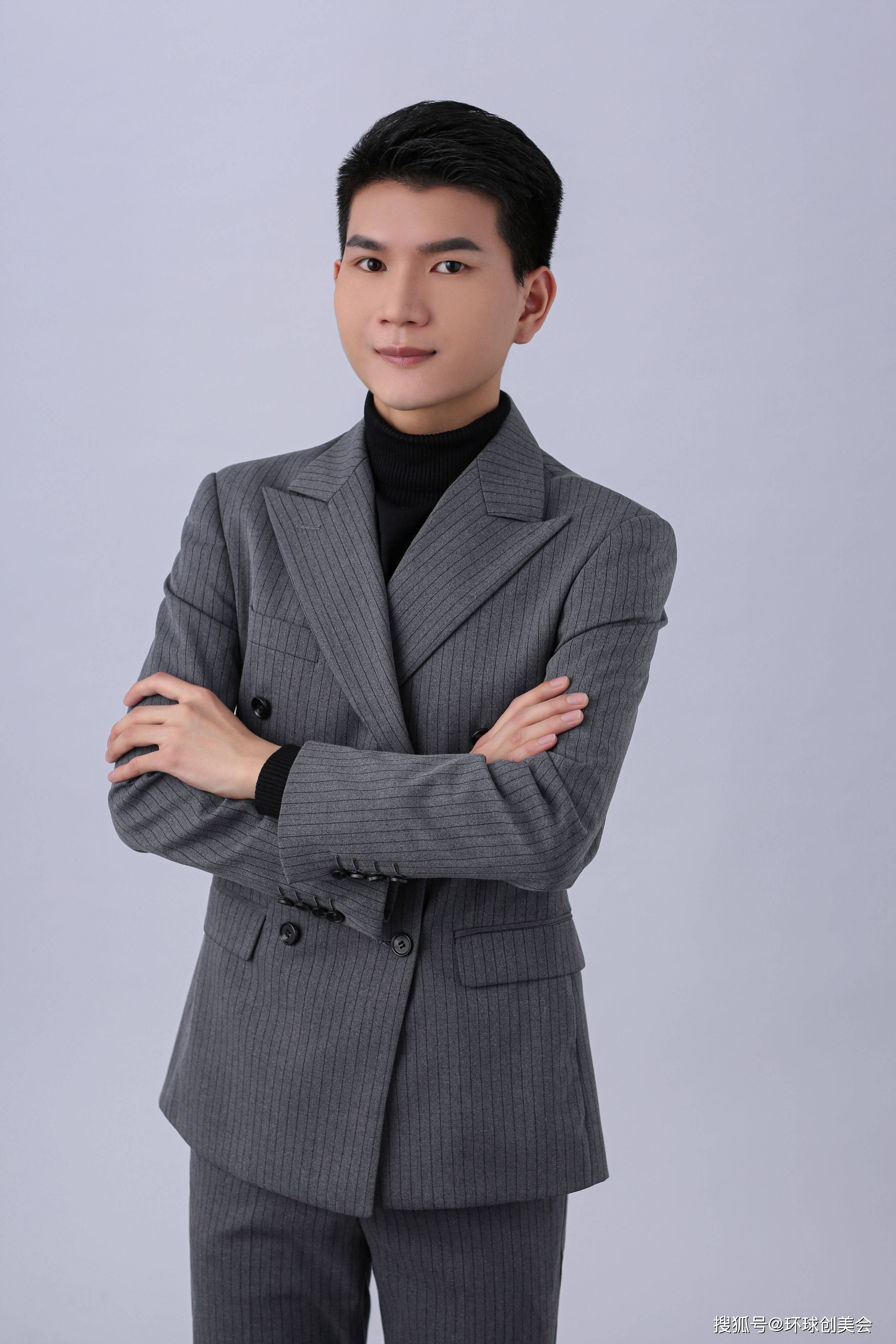 杨荣鑑 动态图形设计负责人